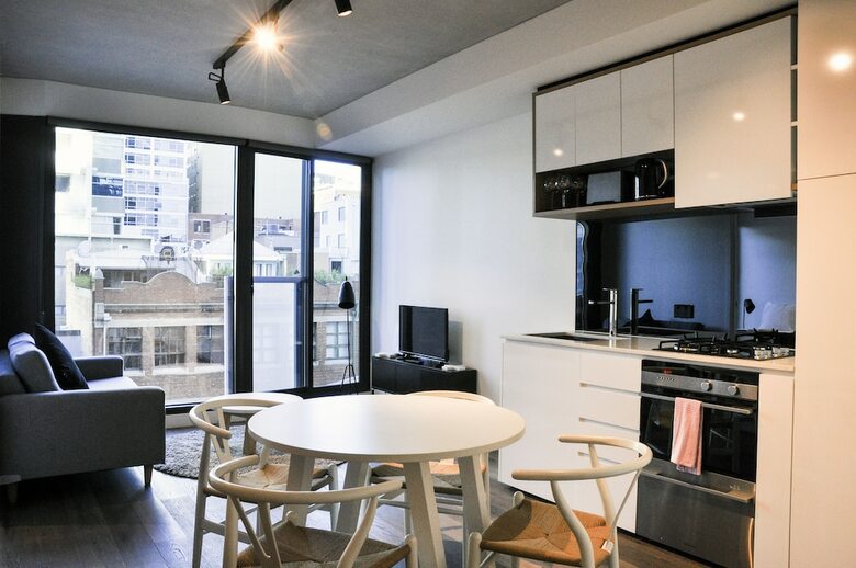 Mono Apartments On La Trobe