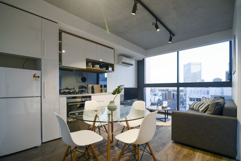 Mono Apartments On La Trobe