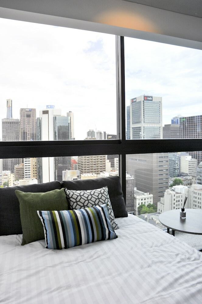 Mono Apartments On La Trobe