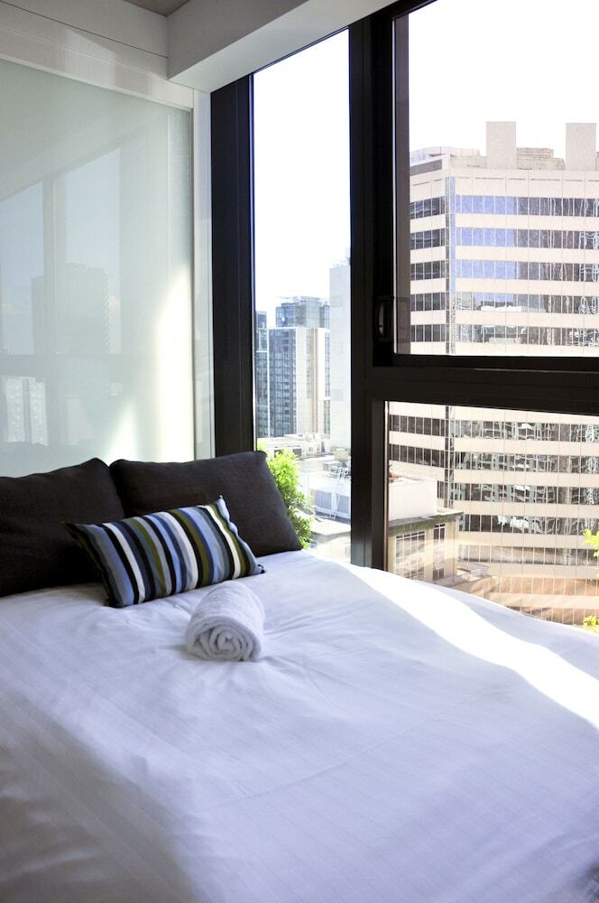 Mono Apartments On La Trobe