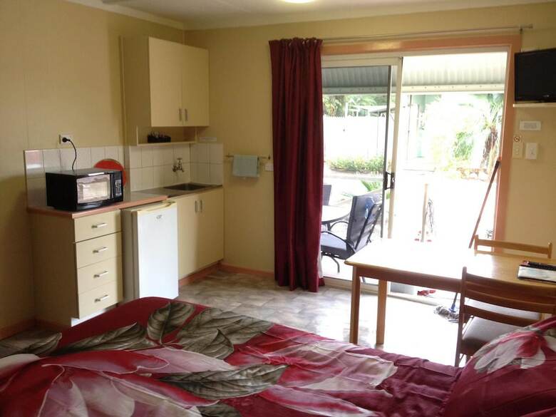 Hotel Banjo's Overnight & Holiday Units