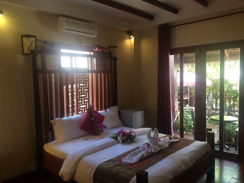 Hotel Chaluenxay Villa