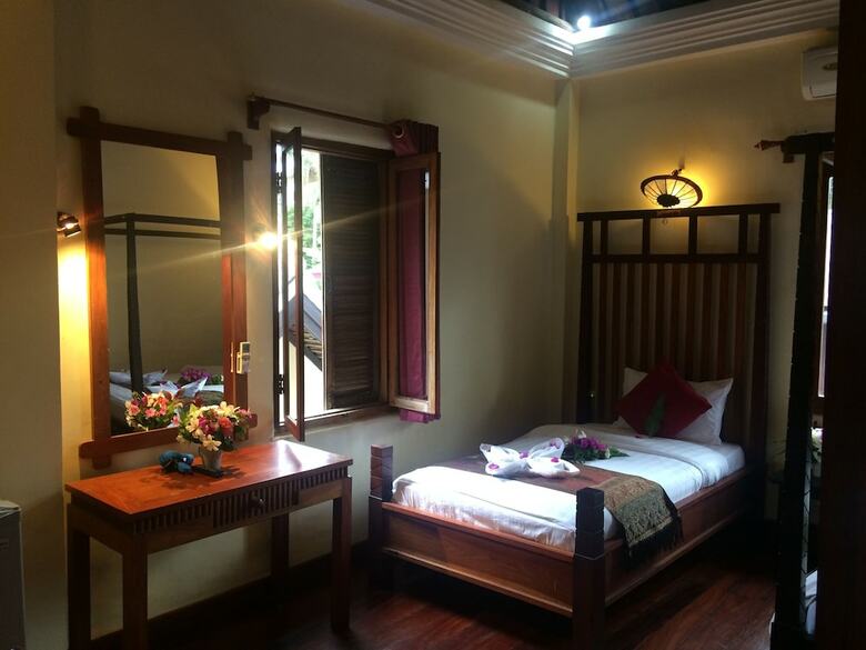Hotel Chaluenxay Villa