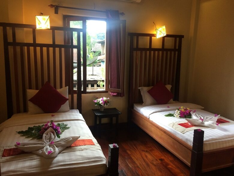 Hotel Chaluenxay Villa