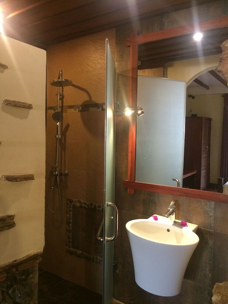 Hotel Chaluenxay Villa