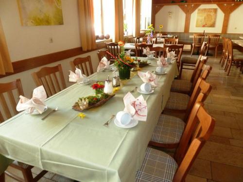 Hostal Gasthof Zum Brunnen