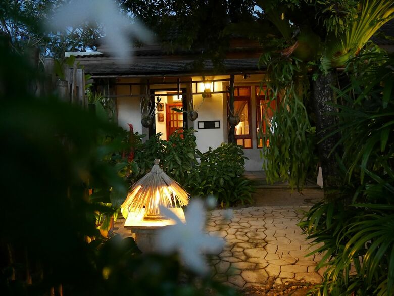 Hotel Bangtao Beach Chalet