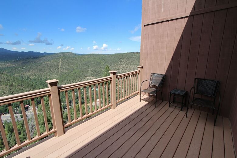 Crown Point Condominiums, A Vri Resort