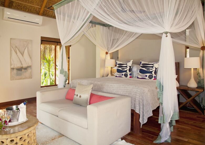Hotel Azura Benguerra Island