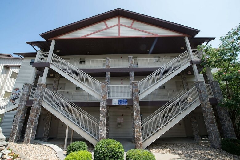Branson Yacht Club