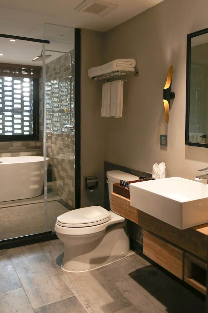 Hotel Seclusive Life In Jiangnan ?canal Yard