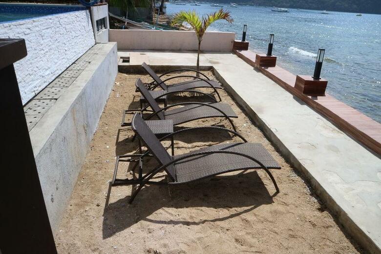 Hotel El Nido Reef Strand Resort
