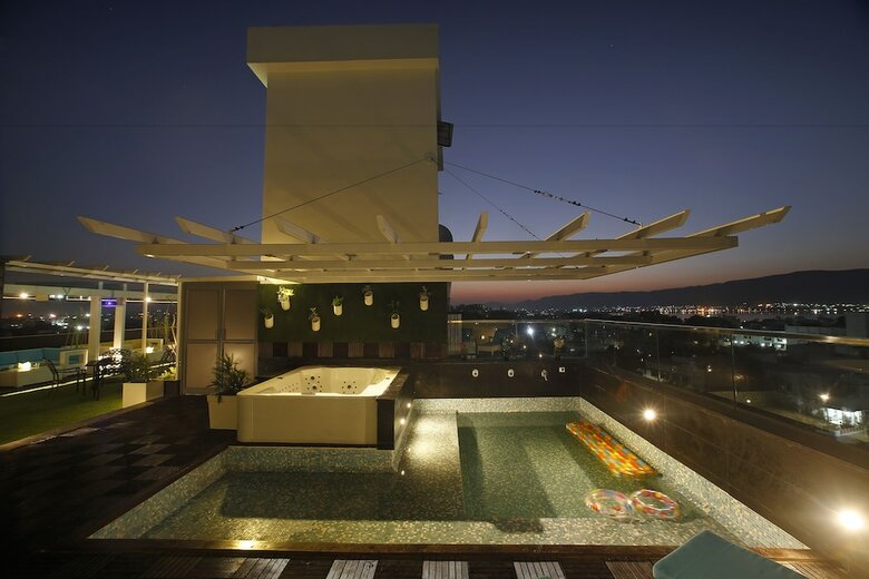 Hotel Ln Courtyard