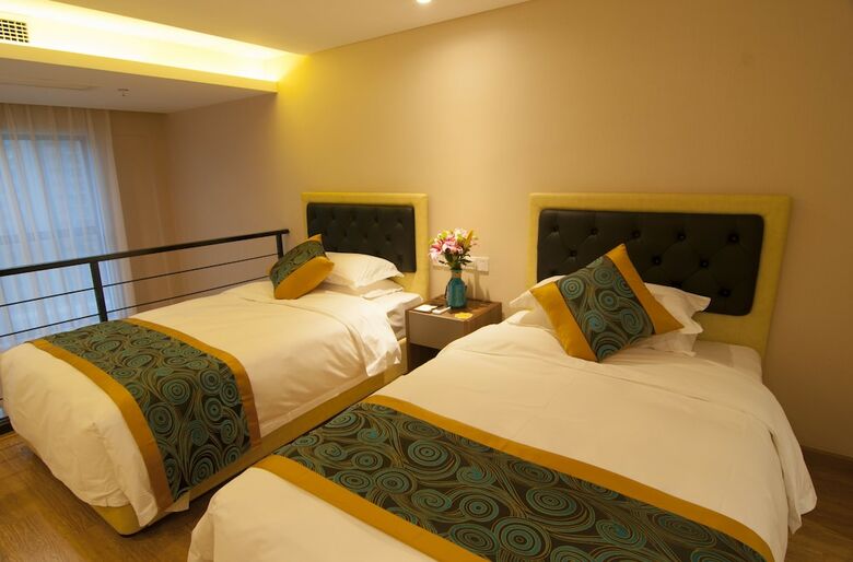 Aparthotel Home Plus Suite Hotel And Apartment