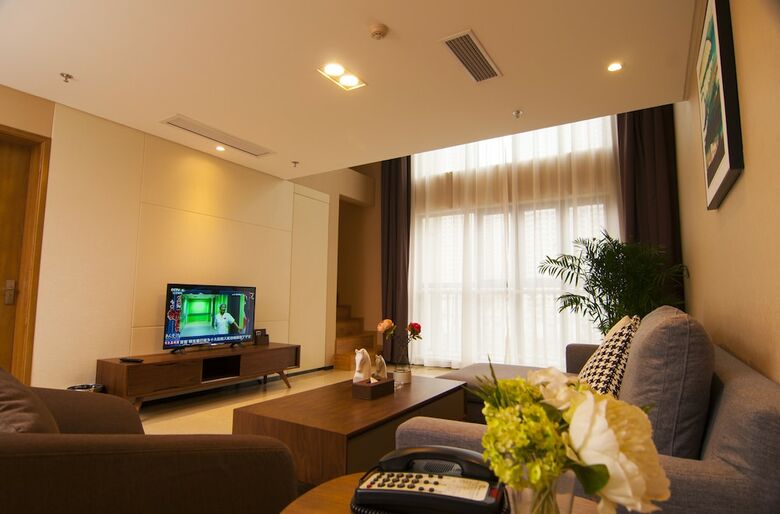 Aparthotel Home Plus Suite Hotel And Apartment