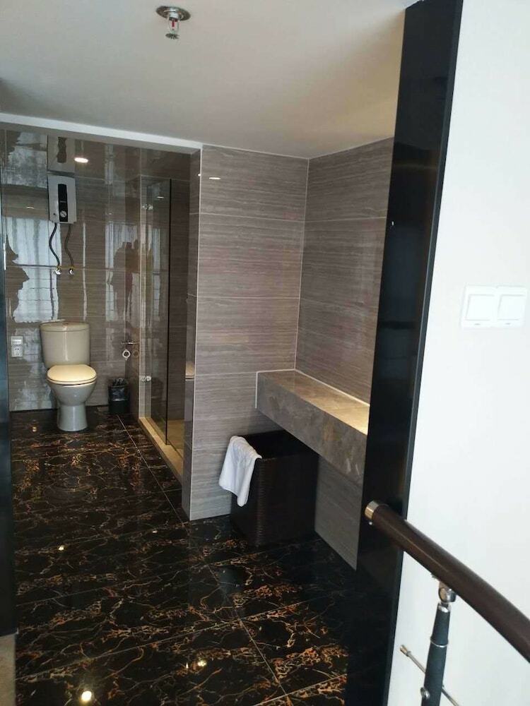 Aparthotel Home Plus Suite Hotel And Apartment