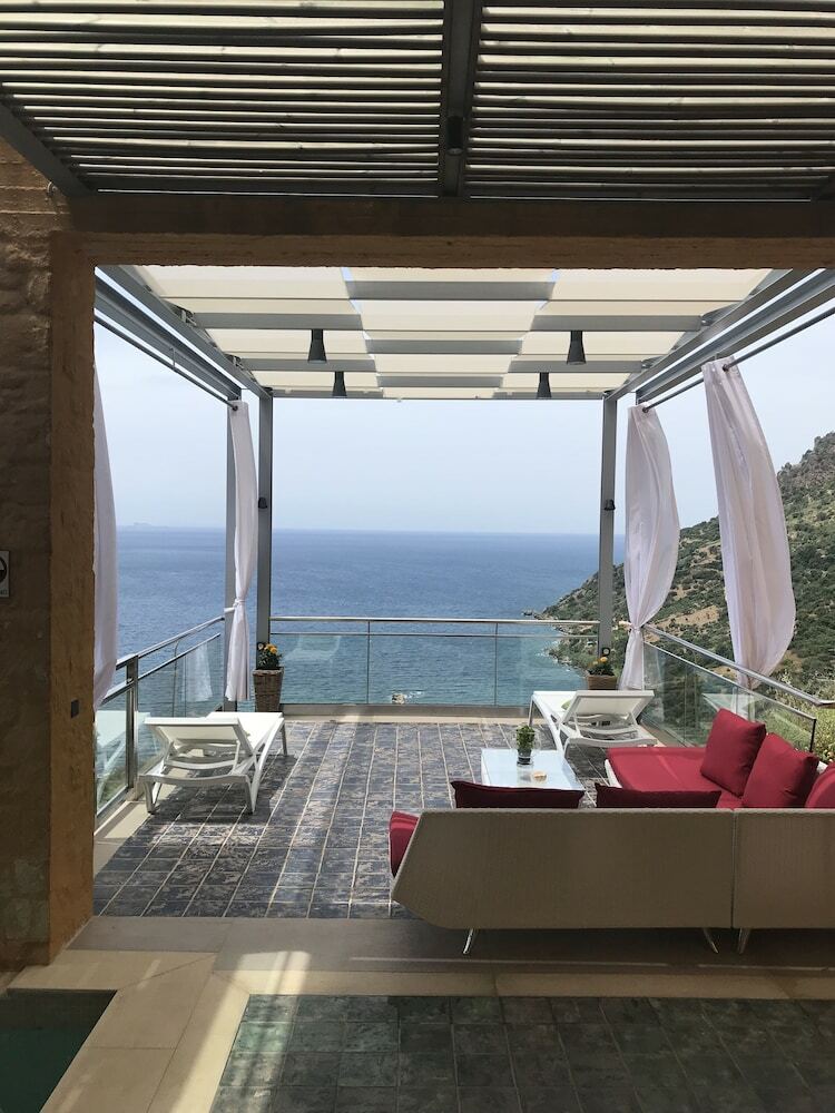 Ravdoucha Epavlis - Villa Athina