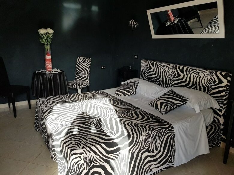 Posada Hotel & Resort Bee Queen