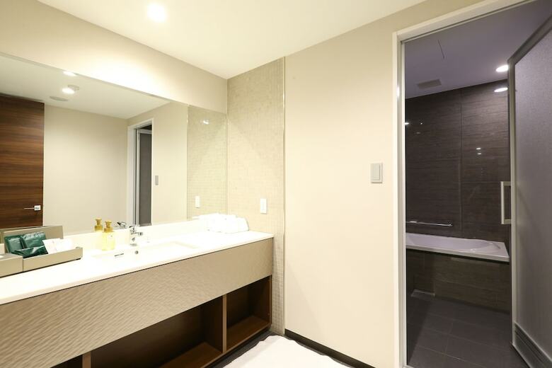 Quintessa Hotel Osaka Bay