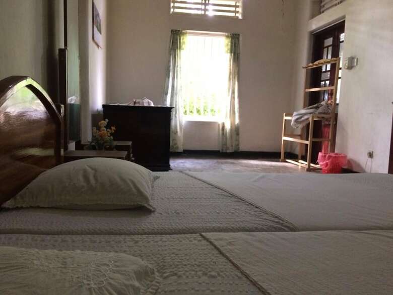 Hotel Weeragiri Homestay