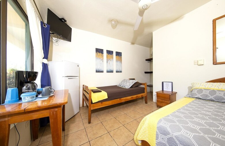 Hotel Cabinas Diversion Tropical