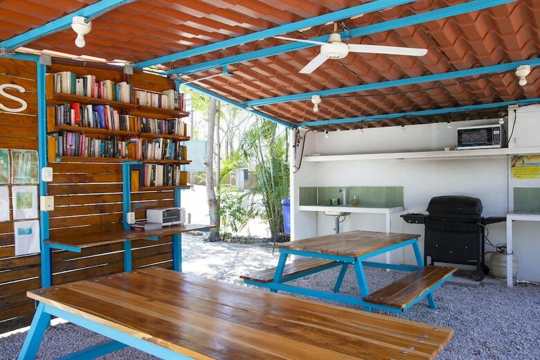 Hotel Cabinas Diversion Tropical