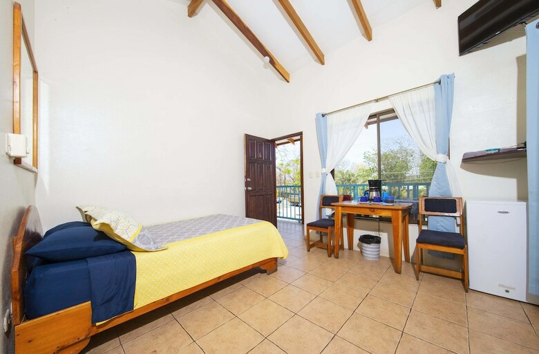 Hotel Cabinas Diversion Tropical