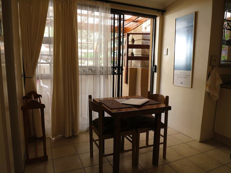Hotel Dempsey's Guest House