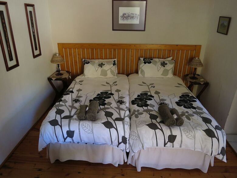 Hotel Dempsey's Guest House