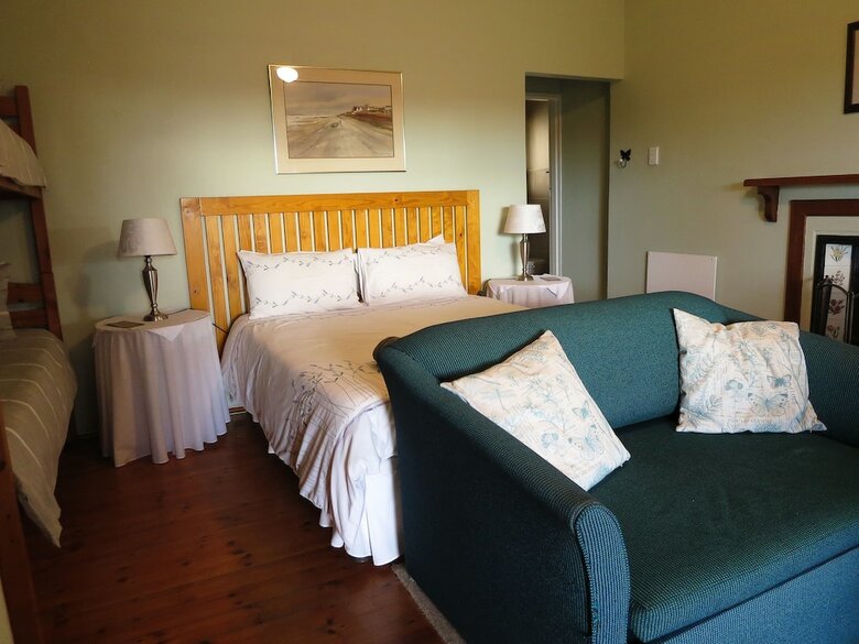 Hotel Dempsey's Guest House