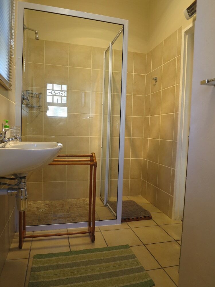 Hotel Dempsey's Guest House