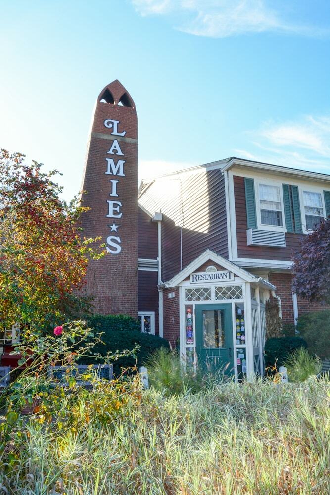 Posada Lamie's Inn And The Old Salt Restaurant