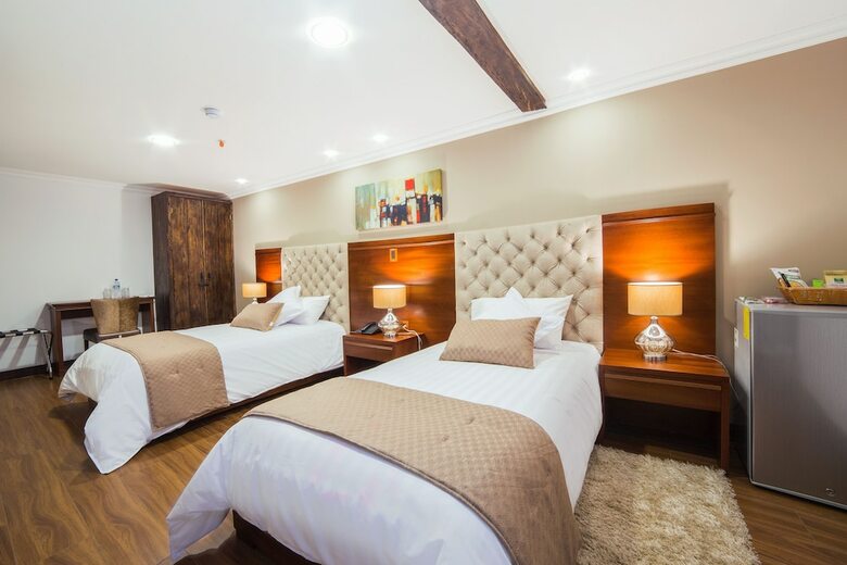 Felicia Hotel & Suites