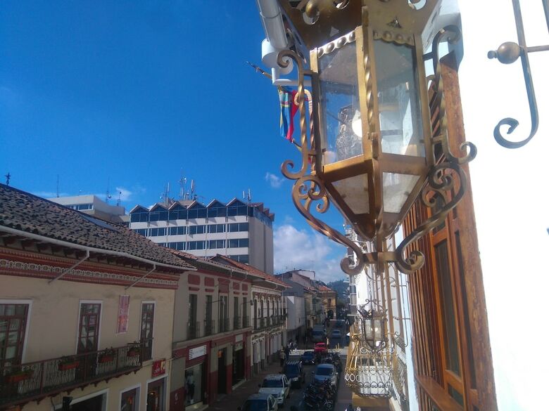 Felicia Hotel & Suites