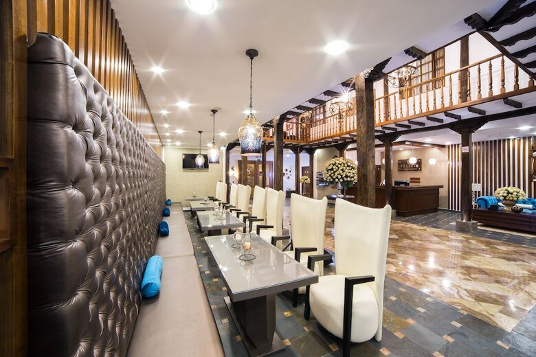 Felicia Hotel & Suites