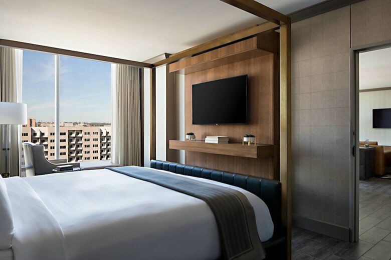Hotel Omaha Marriott Downtown At The Capitol District