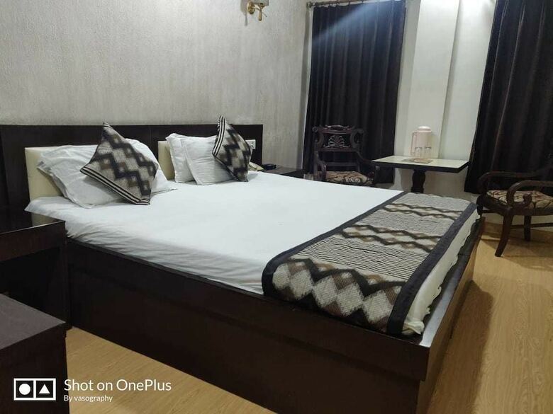 Hotel Ashish Palace