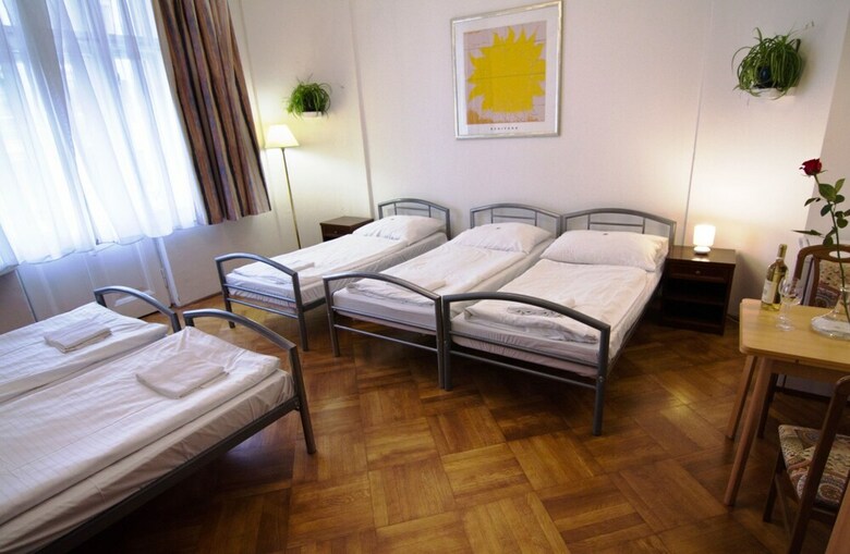 Happy Apartments For Friends