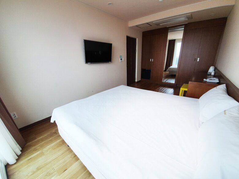 Jeju Ocean Blue Hotel