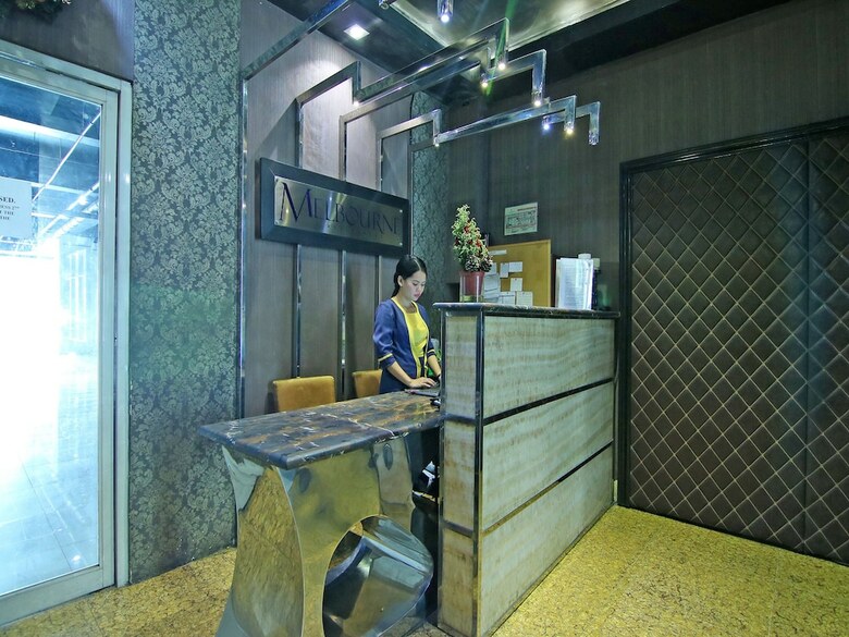 Oyo 105 Melbourne Suites Hotel