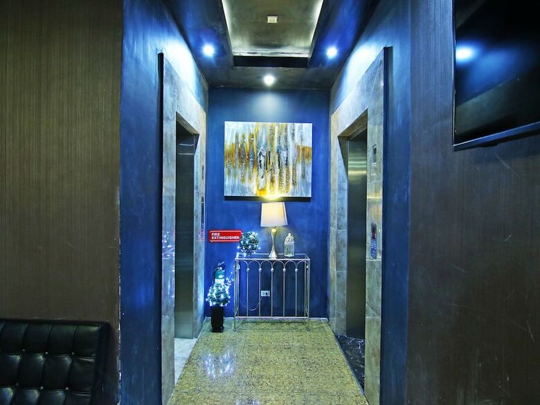 Oyo 105 Melbourne Suites Hotel