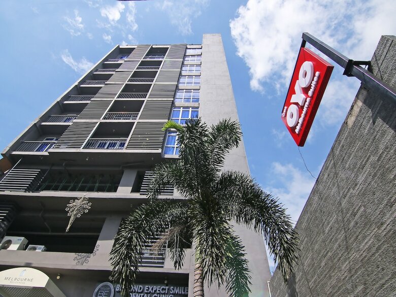 Oyo 105 Melbourne Suites Hotel
