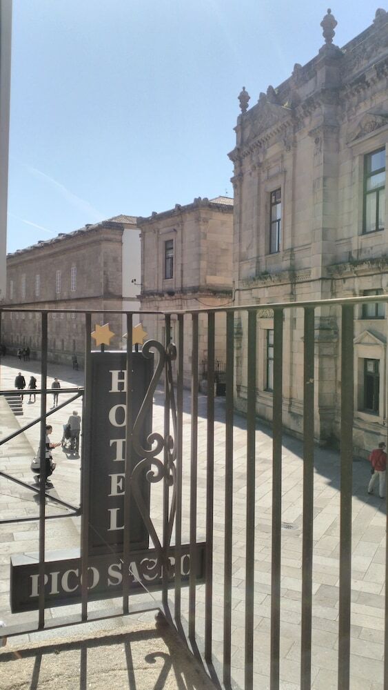 Residencia Hostal Pico Sacro I