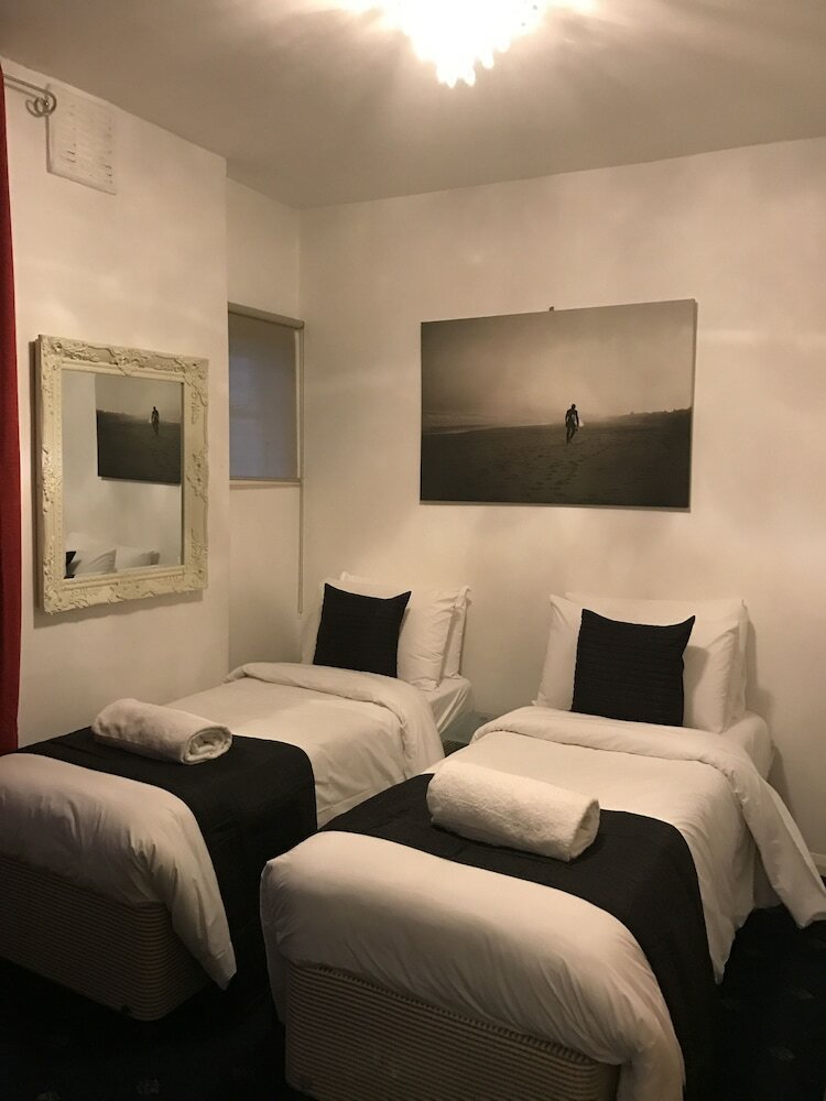 Carlton Kensington Apartments