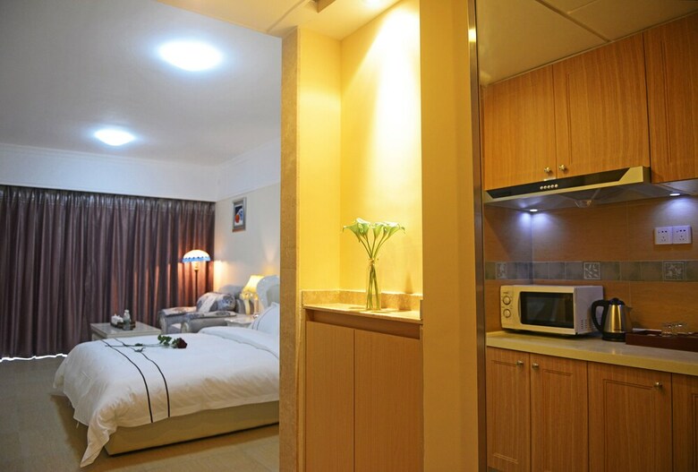 Yishang Apartment-silver Hailing Island