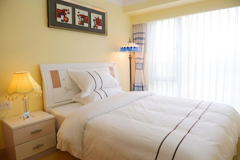 Yishang Apartment-silver Hailing Island