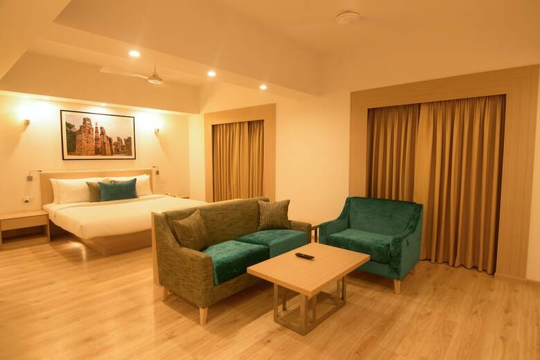 Red Fox Hotel Sec 60 Gurugram