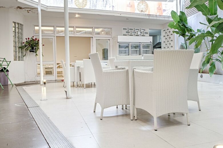 Hotel Reddoorz Near Padjajaran University 2