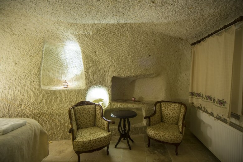 Demisos Caves The Hotel