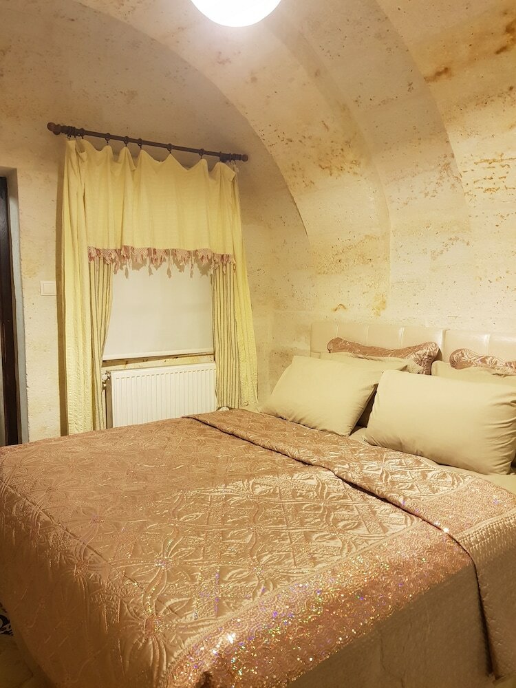 Demisos Caves The Hotel